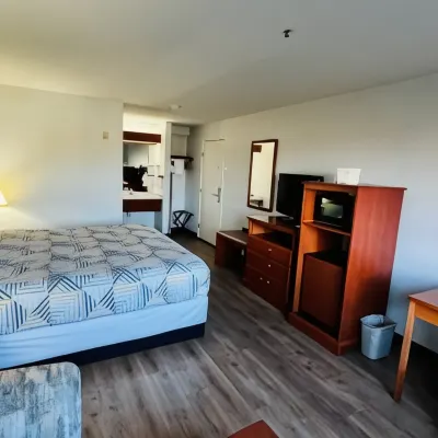 Studio 6 Suites Portland or Downtown Ohsu Hotels near Pendleton City Park