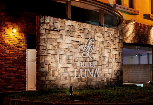 4. 호텔 루나 오츠..