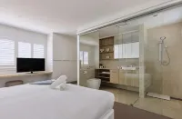 Caves Coastal Bar & Bungalows Hotels in Caves Beach