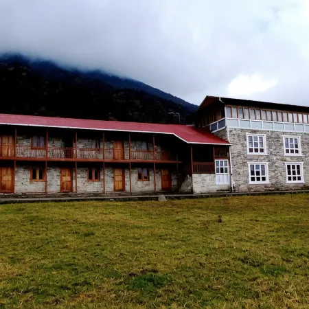 Lukla Airport Resort Lukla Отели в г. Лукла