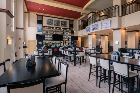 Seven Sebring Raceway Hotel Отели в г. Силвен-Шорс