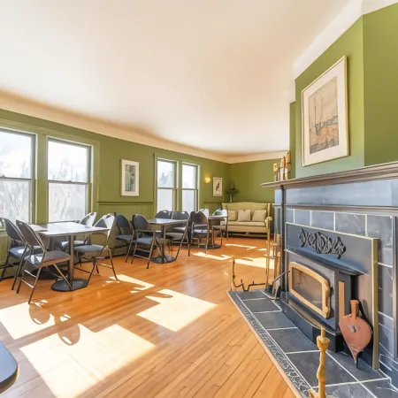 Dominion Hill Country Inn Отели в г. Шарлотт