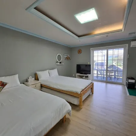Pyeongchang Neunkotsae Pension Отели рядом с достопримечательностью «Ферма Herbnara»