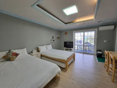 Pyeongchang Neunkotsae Pension Hotels near Lee Hyo-seok Culture Village