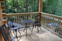 Cozy Cabin with Hot Tub and Fire Pit - Charming Woodland Retreat Hotels in Patoka Township