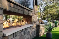 The Skittles Unit Hotel a Manor