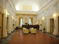 Hotel California Hotels near Gucci Garden