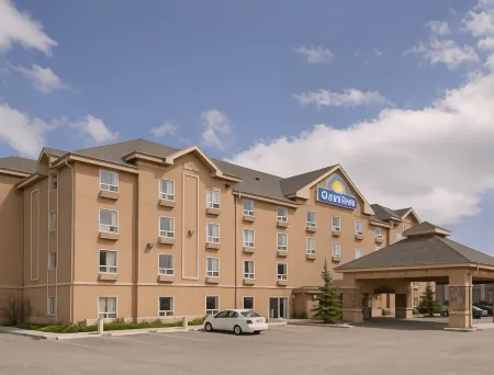 Days Inn by Wyndham Calgary Airport Отели рядом с достопримечательностью «Университет Летбридж Калгари Кампус»