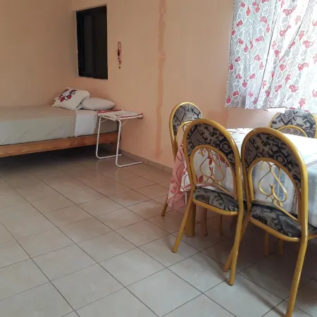 Tania Elizabeth Private Room