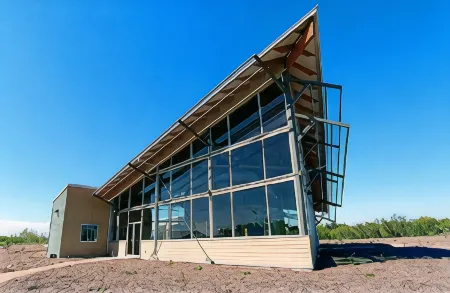 Best Western Plus Edinburg Inn  Suites Отели рядом с достопримечательностью «IBC Bank»