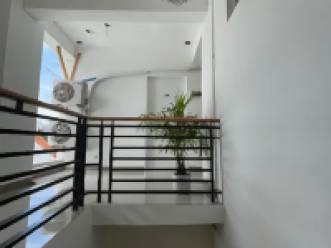 Midpoint Suites Hoteles en Bilirán