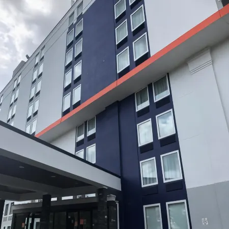 Comfort Inn & Suites Alexandria West