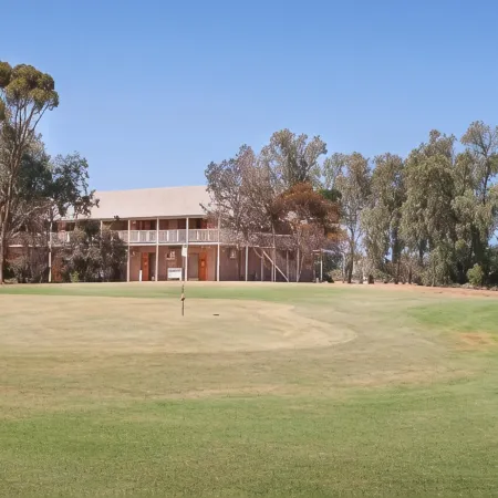 Standpipe Golf Motor Inn