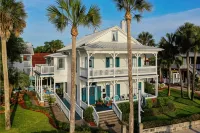 Bayfront Westcott House Bed & Breakfast