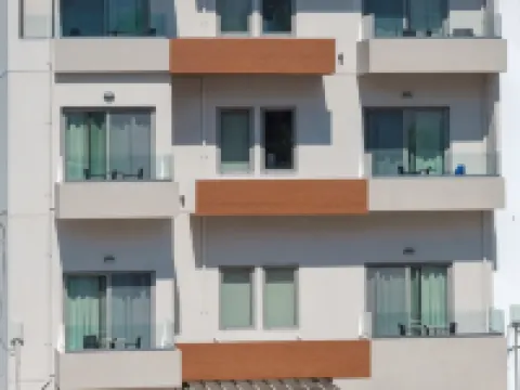 The City Hotel & Suites