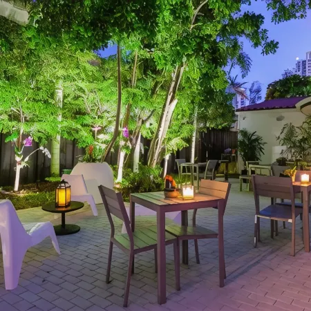 Bars B&B South Beach Hotel Отели рядом с достопримечательностью «Фламинго Парк»