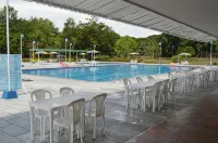 Hotel Albatros - ที่มีสระว่ายน้ำ