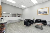 American Inn and Suites - Atlanta Airport Jonesboro I-75 - parking