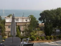Villa Rothsay Hotel - parking