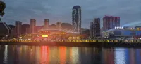 開化鴻森ホテル（東方広場）