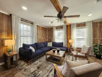 Charming Farmhouse in Oneonta, NY, 2 Mins away from Cooperstown All Star Village