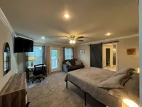 Cozy & Comfortable 3 Bedroom House Fantastic Location in NWA - balcony