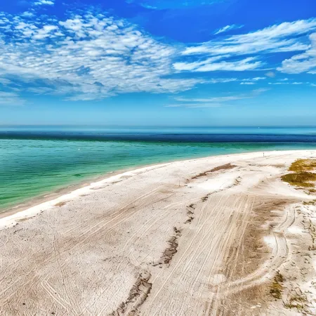 Renovated 2bed / 1bath North End of Anna Maria, 2min walk to the beach