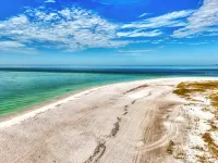 Renovated 2bed / 1bath North End of Anna Maria, 2min walk to the beach