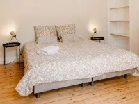 Maison Madeleine, Charmante Maison de Cœur de Ville Avec Extérieur, 12 Personnes Hotels in La Fleche