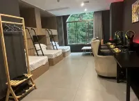 Hengnan Qilongzhu E-sports Hotel - 2-Star