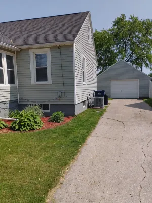 Newly renovated home 5 minutes from beach, dining and recreation - 3-Star