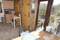 Overlooking the River Severn its path/cycle route with outside seating & dining. - Wifi