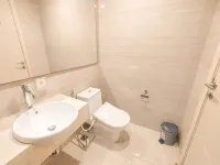 Warm 3BR Direct Access To Mall La Riz Supermall Mansion Apartment By Travelio