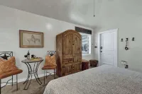 Tejas Suite Walking Distance to Main St! - Gym