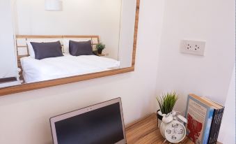 V Square Hotel