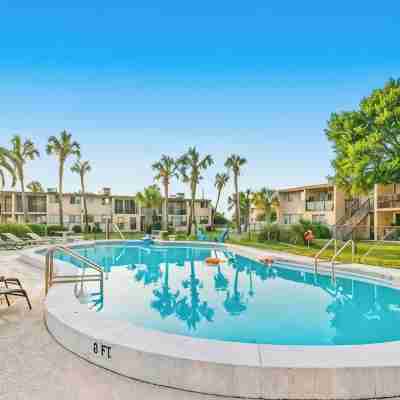 Slice of Heaven - Watercoastal view! Fitness & Recreational Facilities
