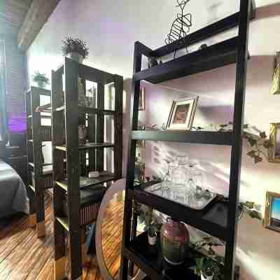 Riverside Boho Artist's Loft Downtown Rooms
