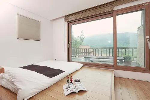 청도 더옐로우펜션
