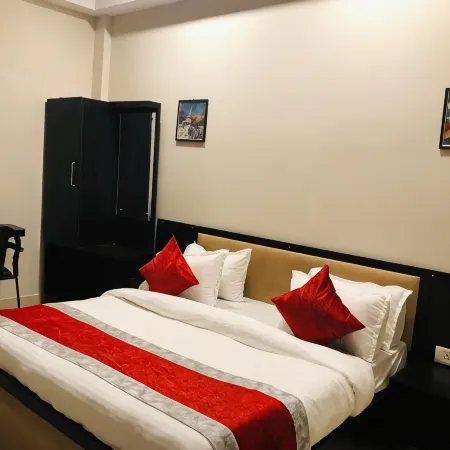 Gautam Inn