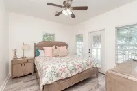 Spacious 5-bedroom house in Charming Long Beach - 4-Star