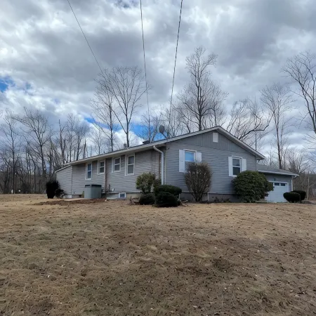 Cozy Modern 4Br Retreat on 1.5 Private Acres Near Yale & Trails Отели в г. Хамден