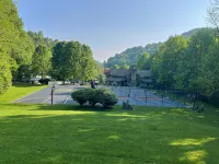 Wolf Laurel-Authentic Cabin-Mountain Views-Ski Hatley Pointe-Hiking-A/T-Big Bald - Chalets