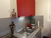 Coquette Tiny-House 5 minutes' walk from all amenities, close to must-sees Hoteles en Joyeuse