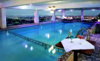 Midtown Hotel Hue - Pools