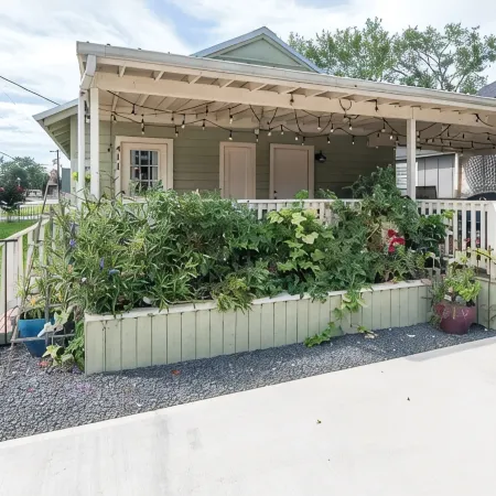 Tomball Craftman Cottage Отели в г. Томбал