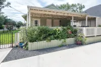 Tomball Craftman Cottage - Kitchenette