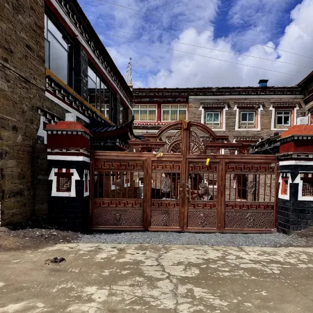 Kangding Langlang Mountain Homestay
