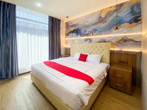 RedDoorz Plus @ edOtel Malang - 3 Yıldız