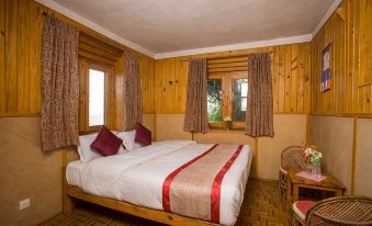Everest Manla Resort