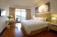 Surya Hotel & Cottages Prigen - bar